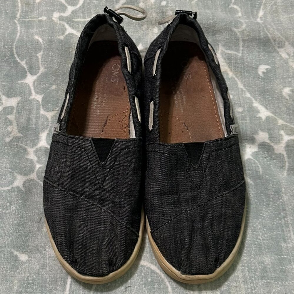 TOMS Bimini Youth Classic Slip On Shoe Size 3.5Y Demin Blue white laced detail